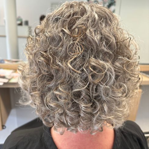 Advanced Curly Hair Technique – Part 2 By Audrey Hair Us Out 25/11 Lochristi